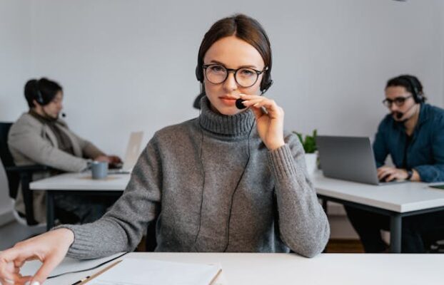 Apel telefonic vs apel video în vânzări: ce pierzi la nivel de conversie, încredere și decizie